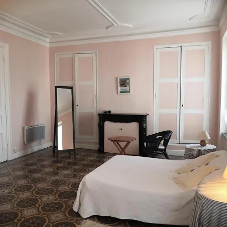 Les Volets Bleus Bed & Breakfast Salleles-d'Aude Exterior photo