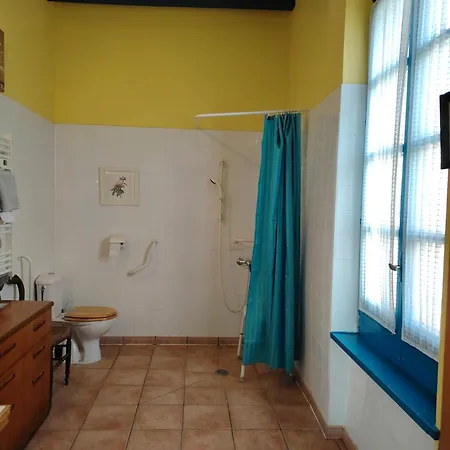 Les Volets Bleus Bed & Breakfast Salleles-d'Aude Exterior photo